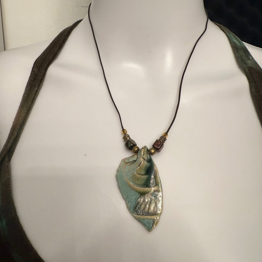 Unbranded Ceramic Shell Pendant Necklace Unisex OS Teal Brown Excellent Artisan - Picture 2 of 10